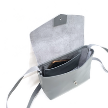 Load image into Gallery viewer, Medium Size Crossbody Bag