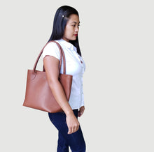 Load image into Gallery viewer, Brown Leather Tote