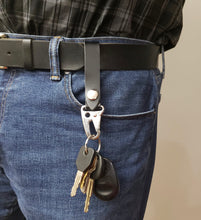 Load image into Gallery viewer, Men's Leather Keychain